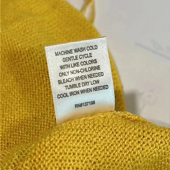 Embossed top - Picture 5 of 6